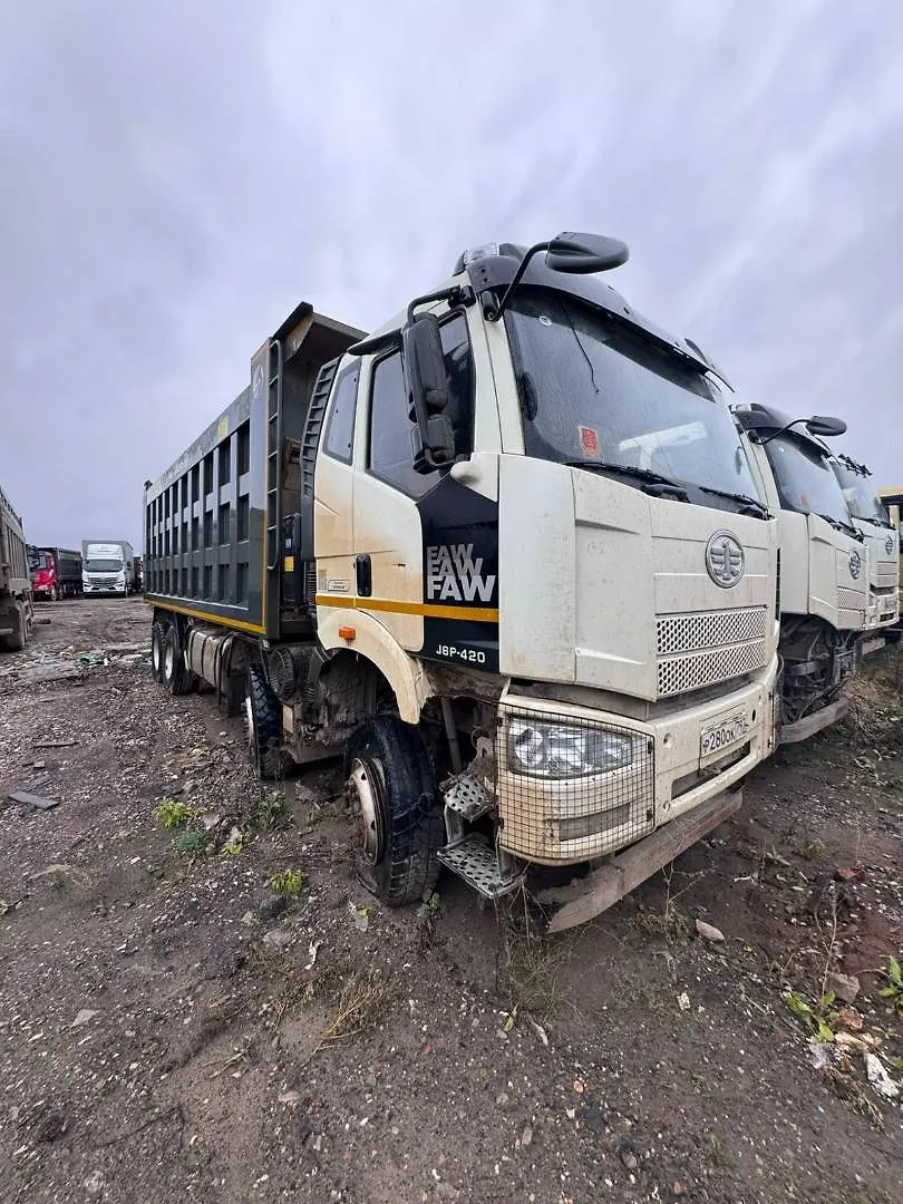 FAW CA 3310 8x4 Самосвал, фото 2
