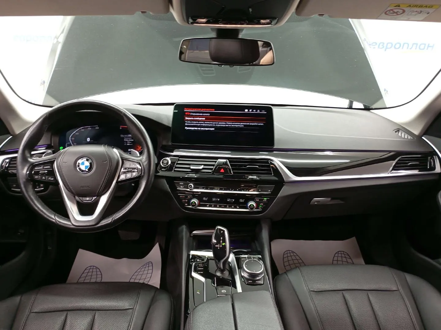 BMW 5 серия 520д полный привод М Спорт Пьюр, фото 5