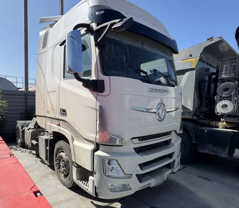 DONGFENG DFH 4x2 Седельный тягач, фото 2