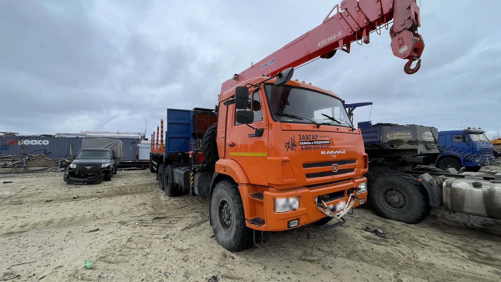 КАМАЗ 43118 6x6 Седельный тягач с КМУ, фото 2