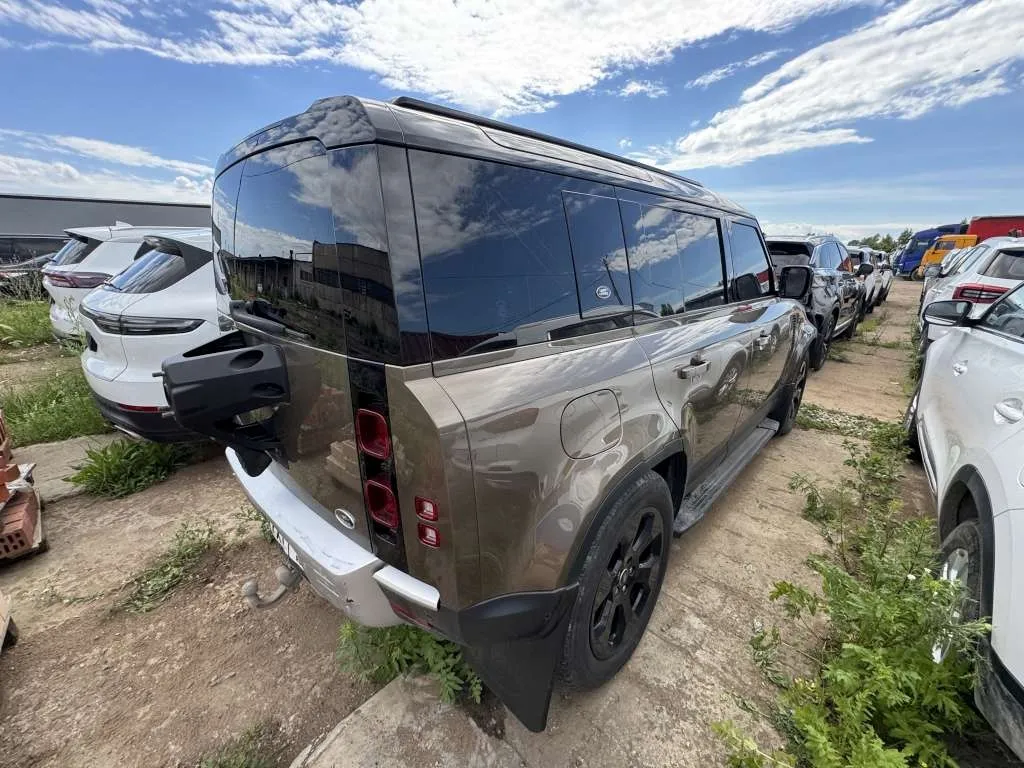 Land Rover Defender 110, фото 3