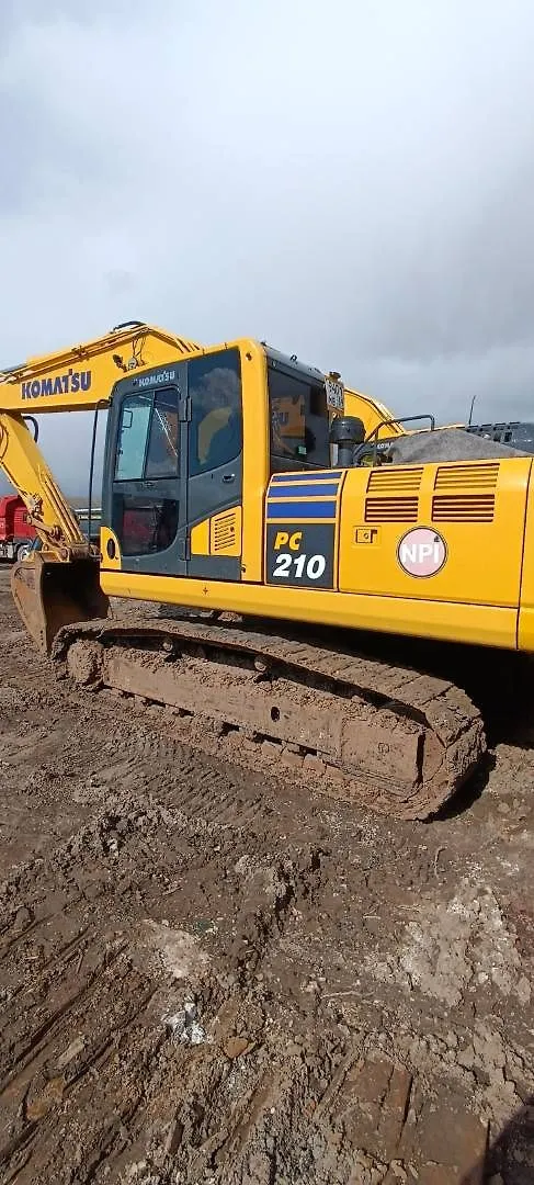Komatsu PC 210 Экскаватор, фото 5