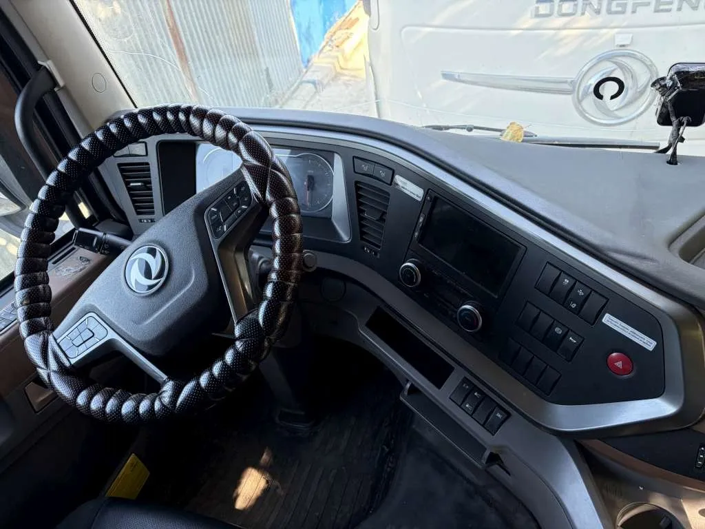 DONGFENG DFH 4x2 Седельный тягач, фото 4
