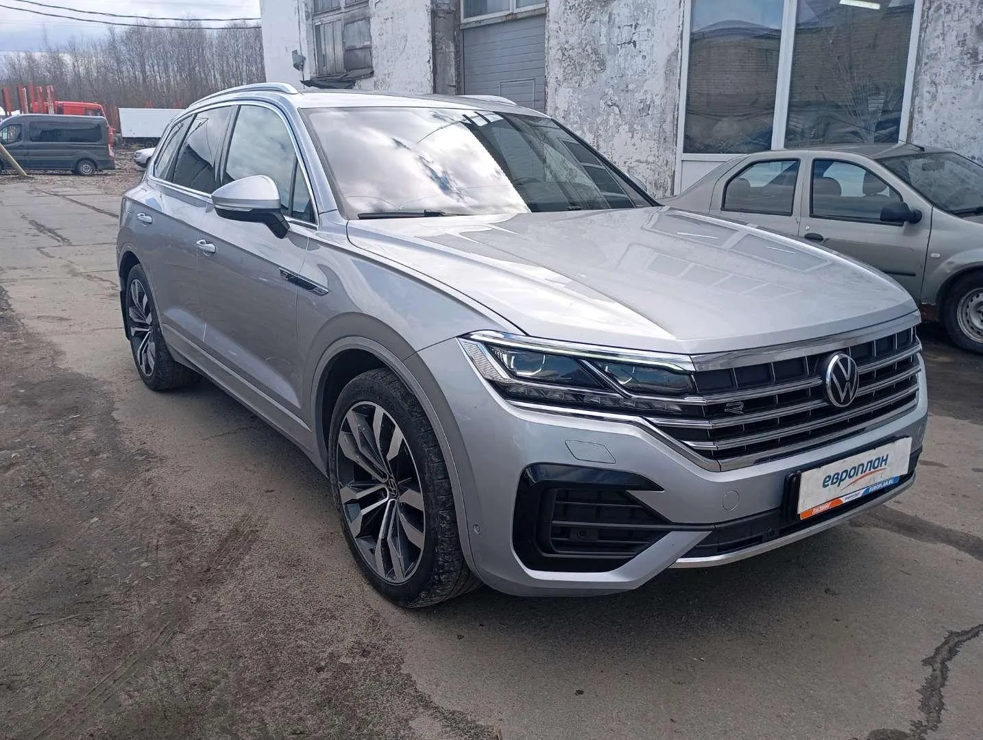 Volkswagen Touareg 3.0 V6 TDI 4WD R-Line auto, фото 2