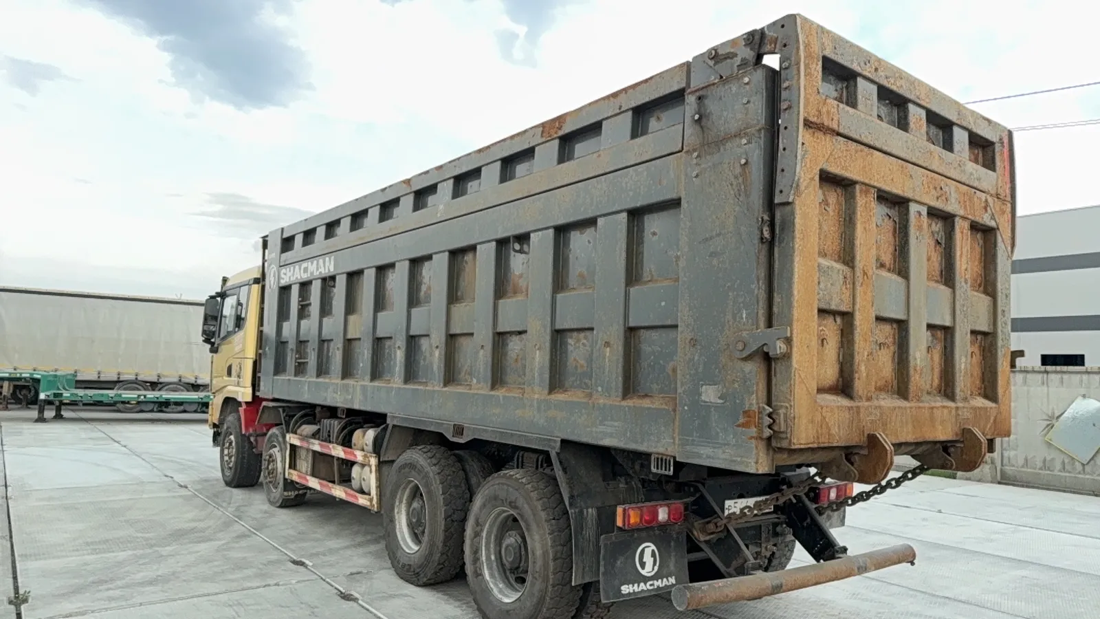 Shacman SX* 8x4 Самосвал, фото 4