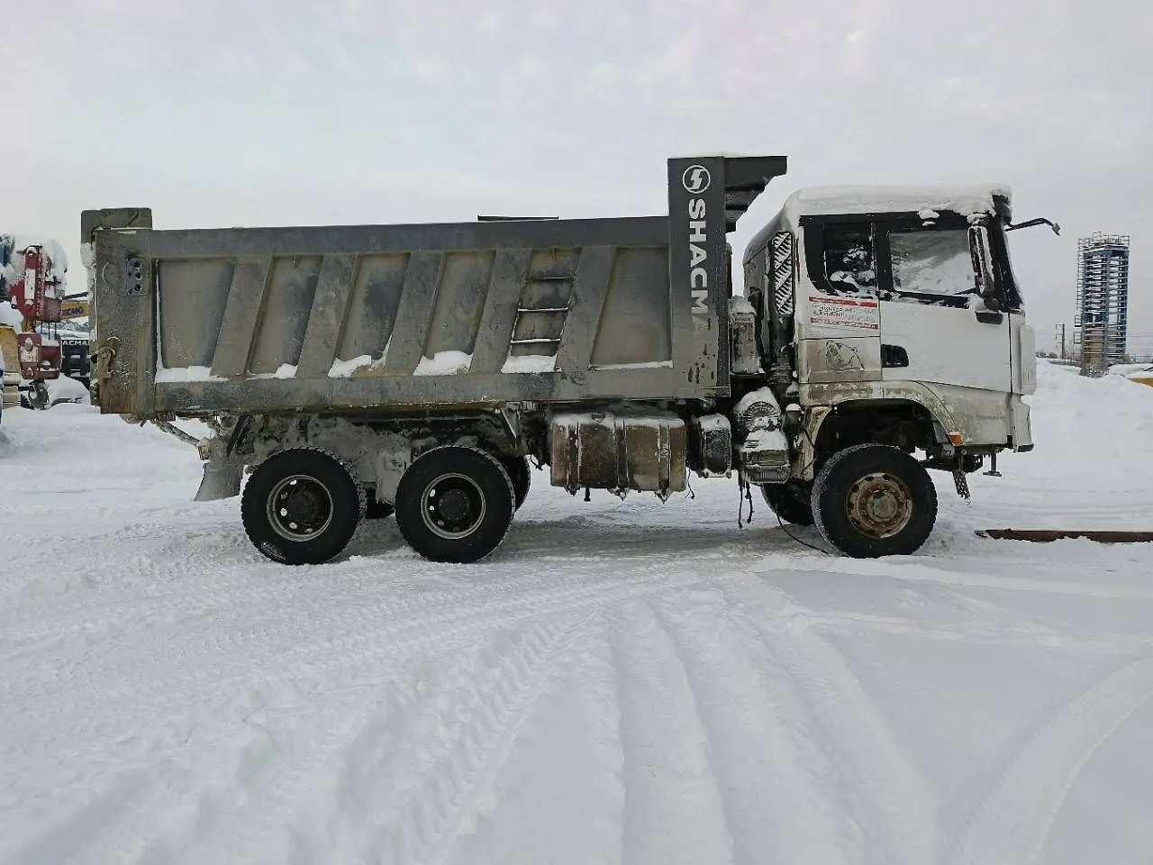 Shacman SX* 6x6 Самосвал, фото 4