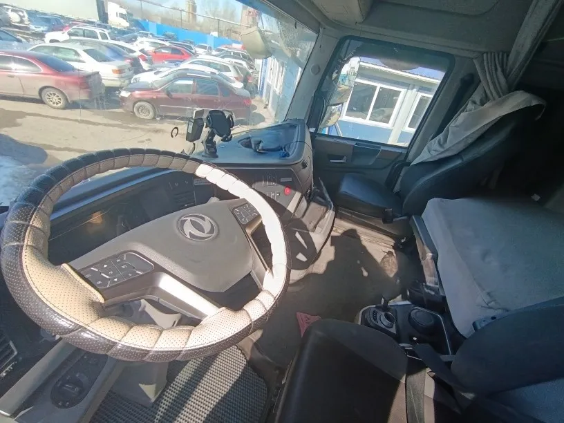 DONGFENG DFH 4x2 Седельный тягач, фото 5