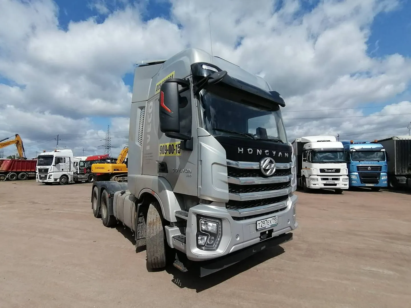 HONGYAN CQ* 6x4 Седельный тягач, фото 3