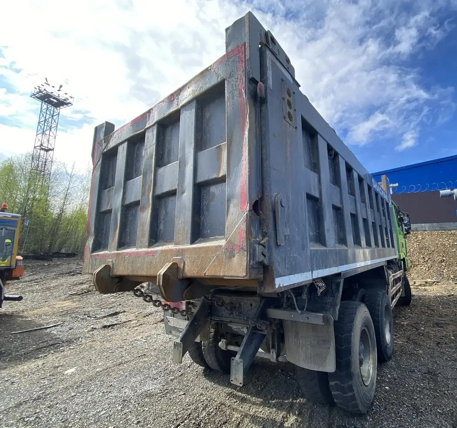 Shacman SX* 6x6 Самосвал, фото 3
