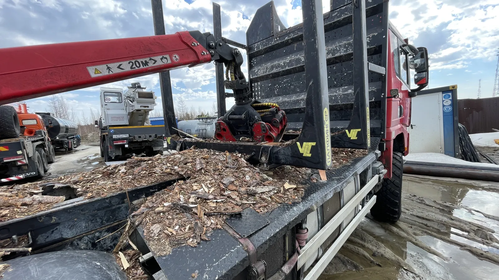 Буровые И Подъемные Машины 3392* на шасси Shacman SX3258 6x6 Сортиментовоз с КМУ, фото 3