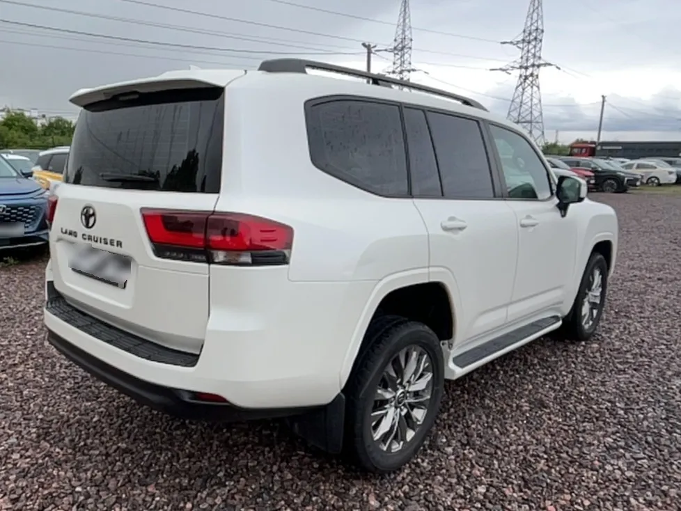 Toyota Land Cruiser 300, фото 3