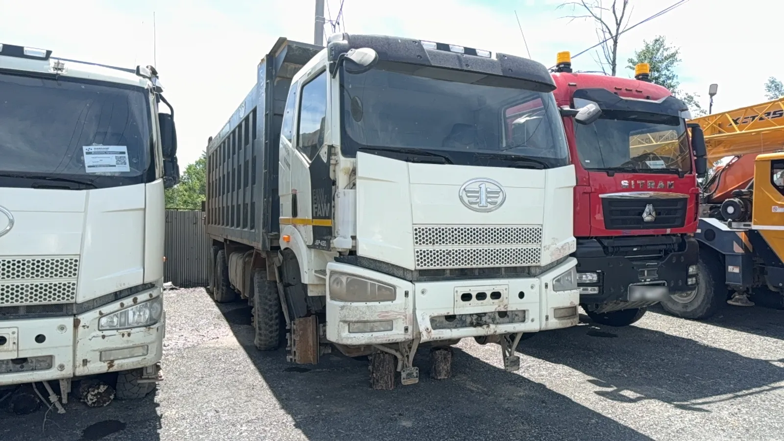 FAW CA 3310 8x4 Самосвал, фото 2