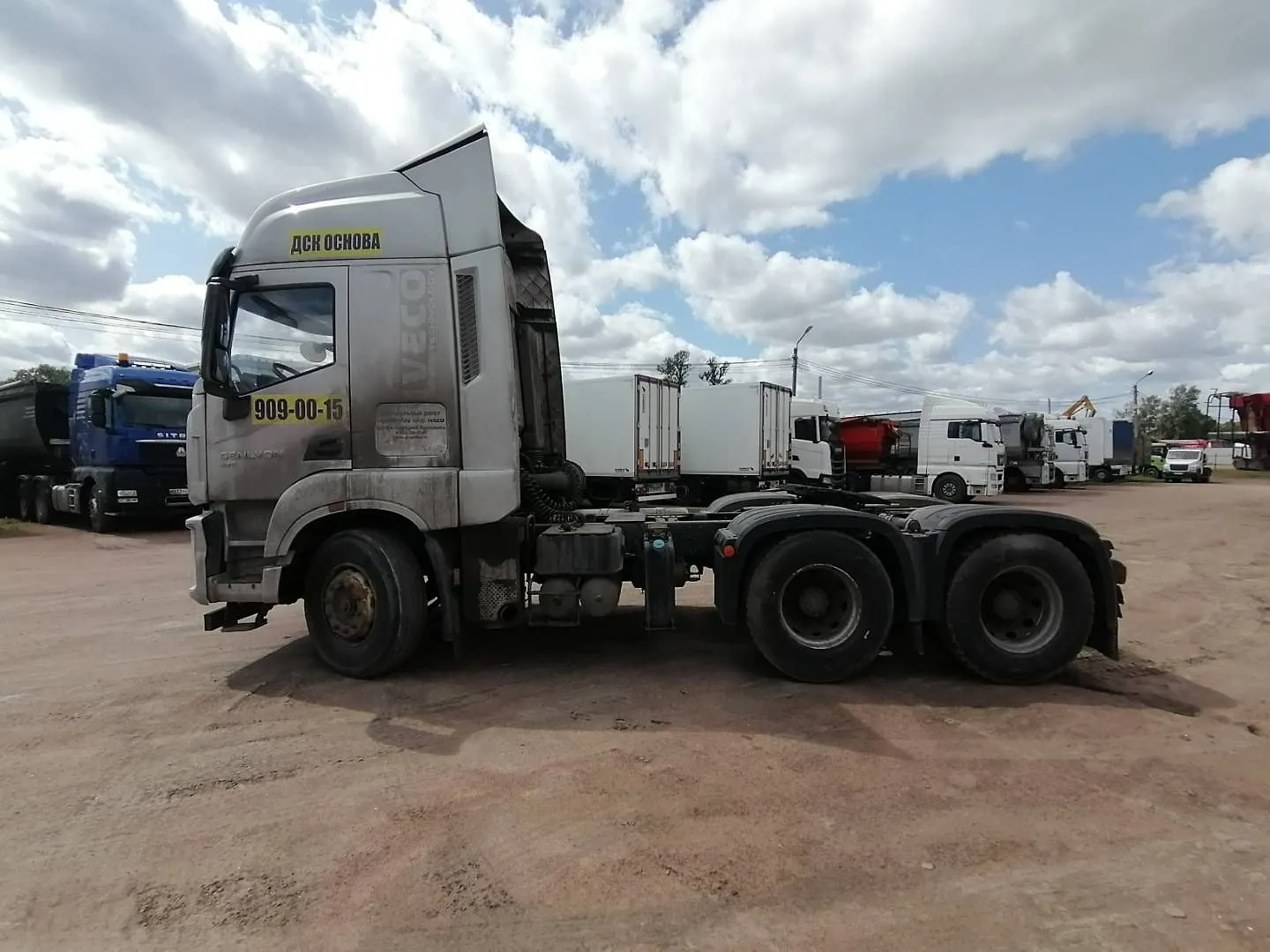 HONGYAN CQ* 6x4 Седельный тягач, фото 4