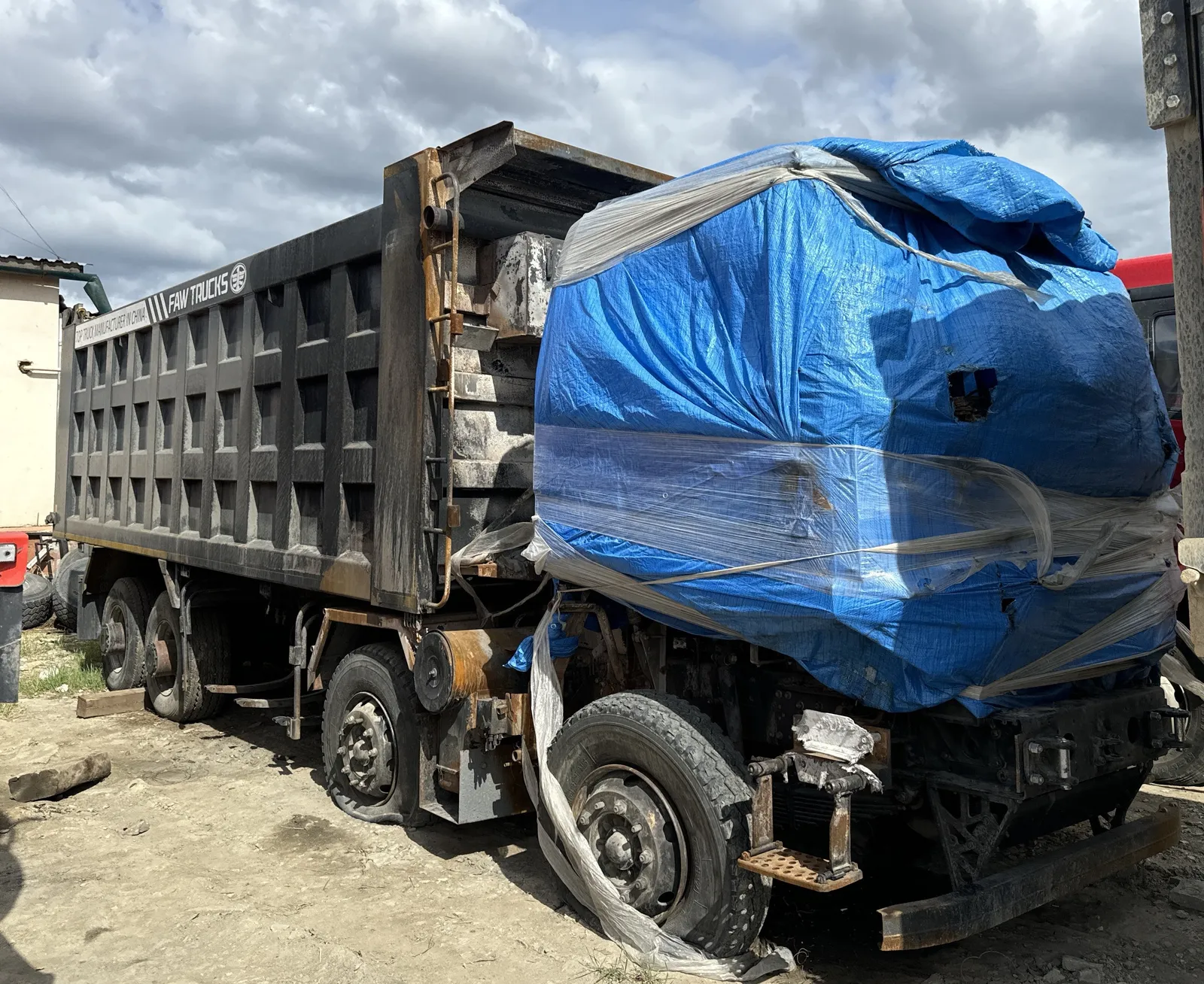 FAW J6 8x4 Самосвал, фото 2