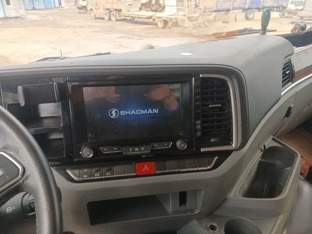Shacman SX* 6x6 Седельный тягач, фото 5