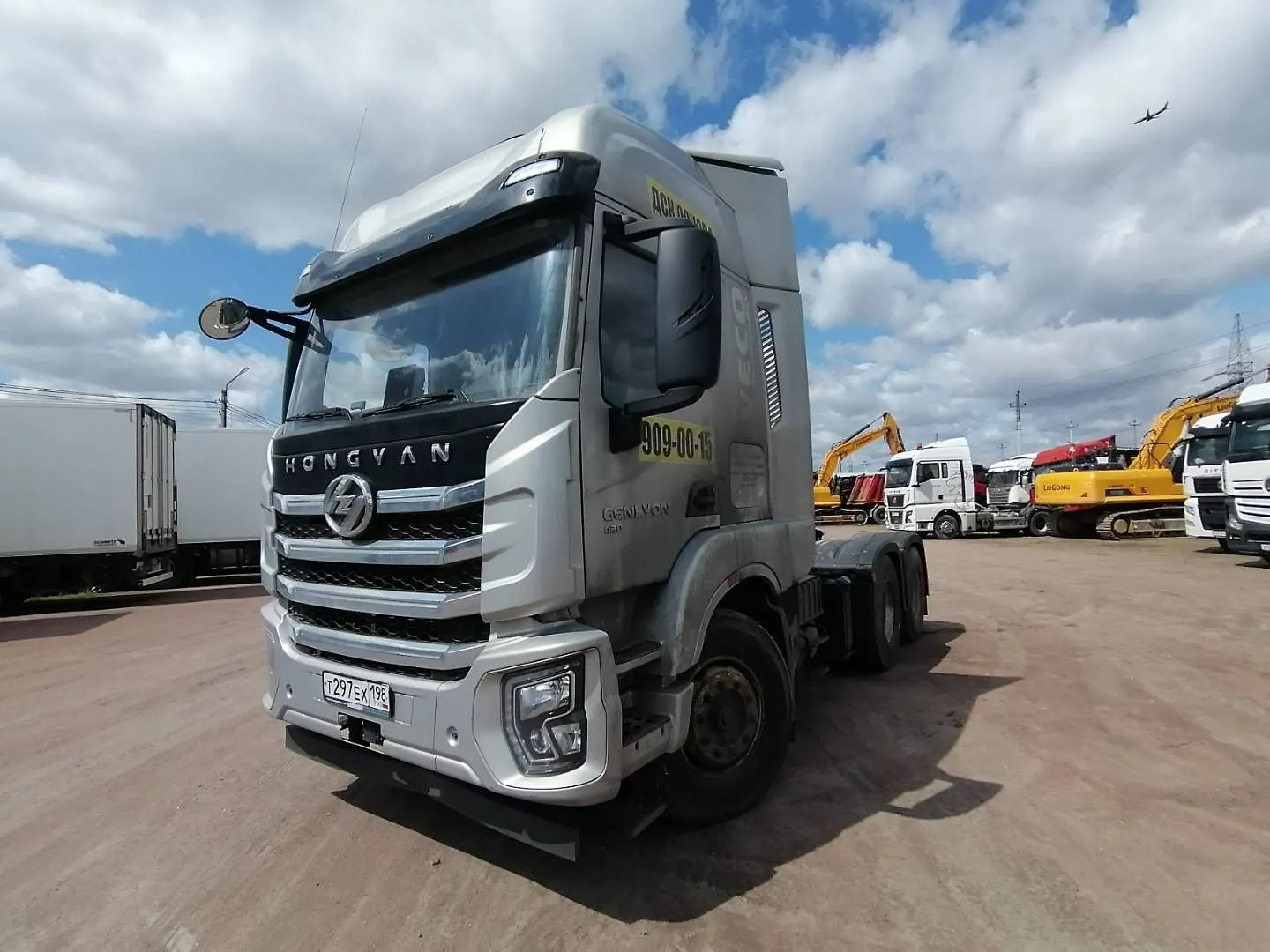 HONGYAN CQ* 6x4 Седельный тягач, фото 2