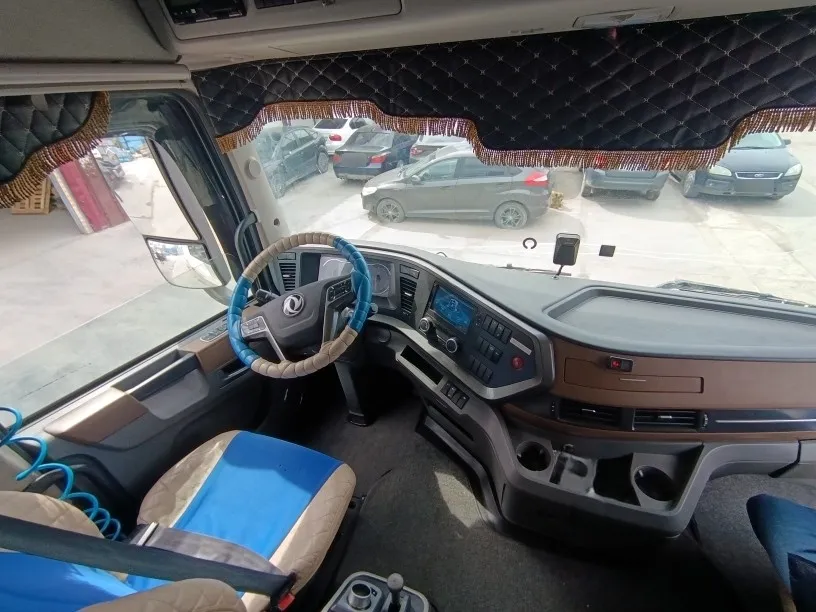 DONGFENG DFH 4x2 Седельный тягач, фото 5
