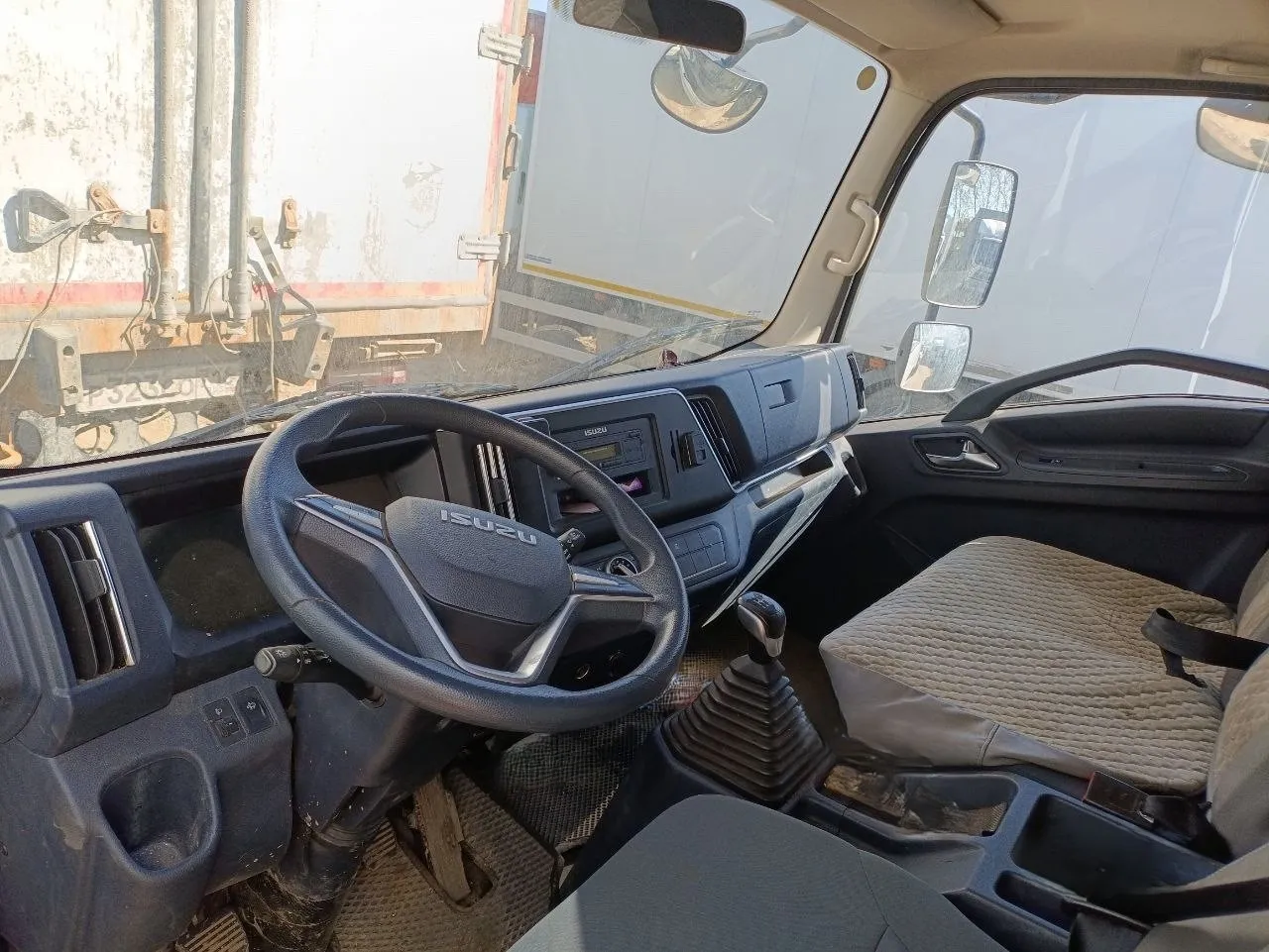 ISUZU ELF 4.5 4x2 Бортовой (Евроборт), фото 5