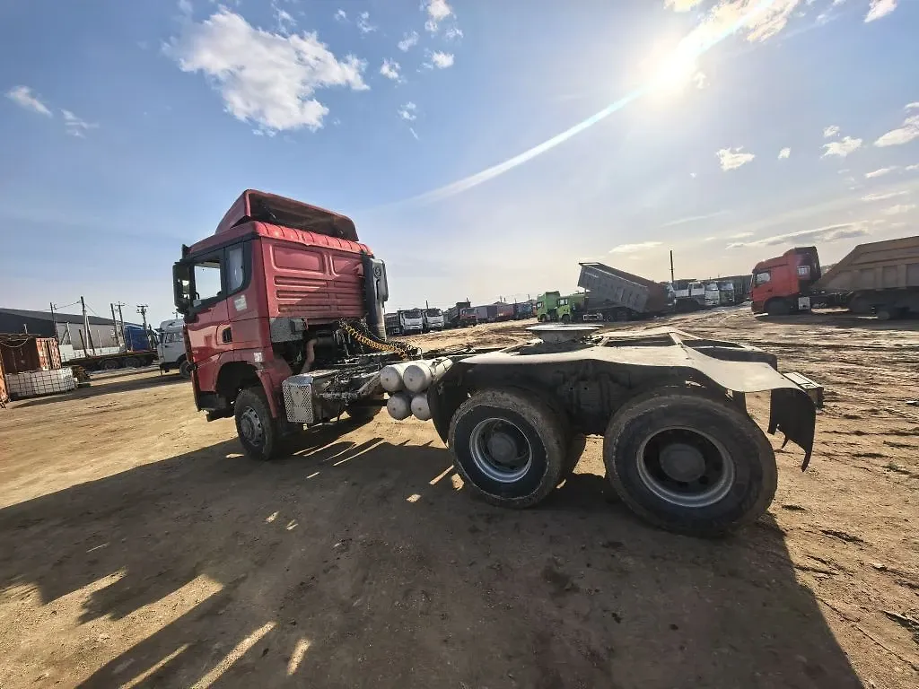 Shacman SX* 6x6 Седельный тягач, фото 5