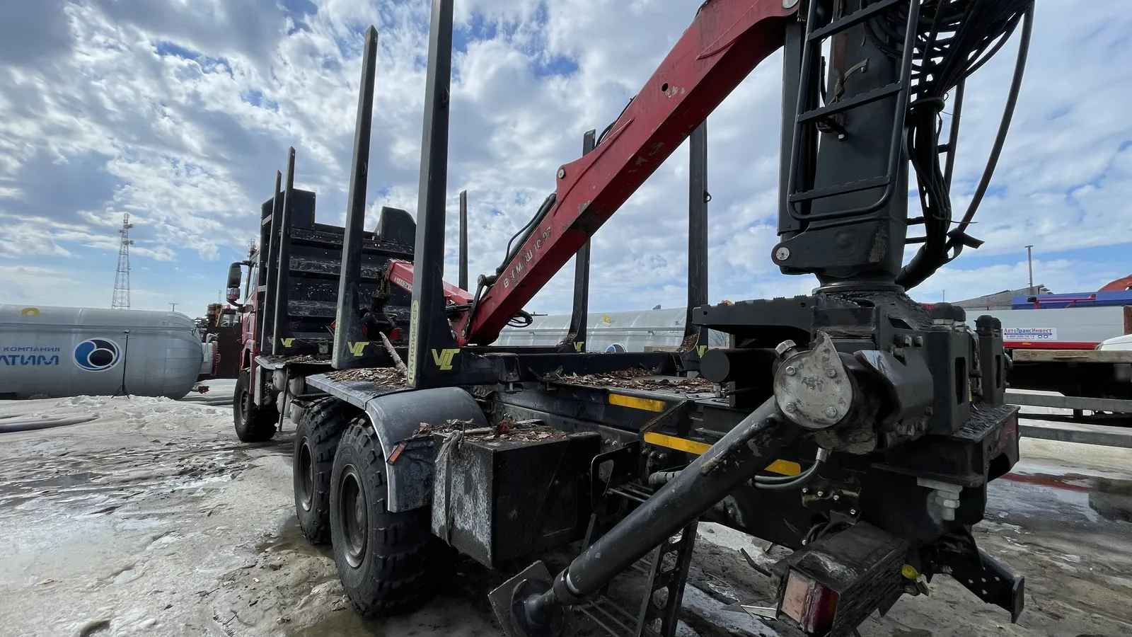Буровые И Подъемные Машины 3392* на шасси Shacman SX3258 6x6 Сортиментовоз с КМУ, фото 4