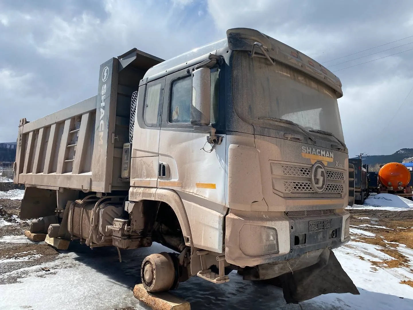 Shacman SX* 6x6 Самосвал, фото 2