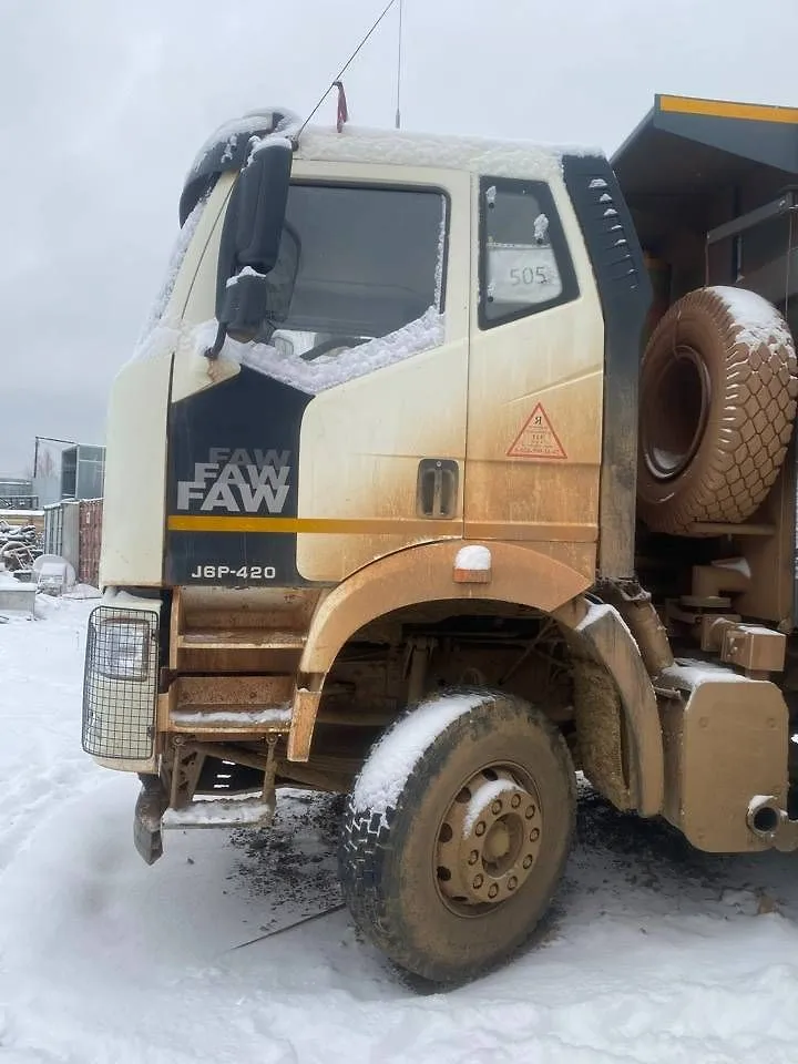 FAW CA 3310 8x4 Самосвал, фото 4