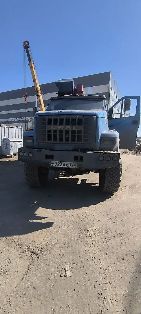 Ural NEXT 4320 6x6 Бортовой с КМУ, фото 2