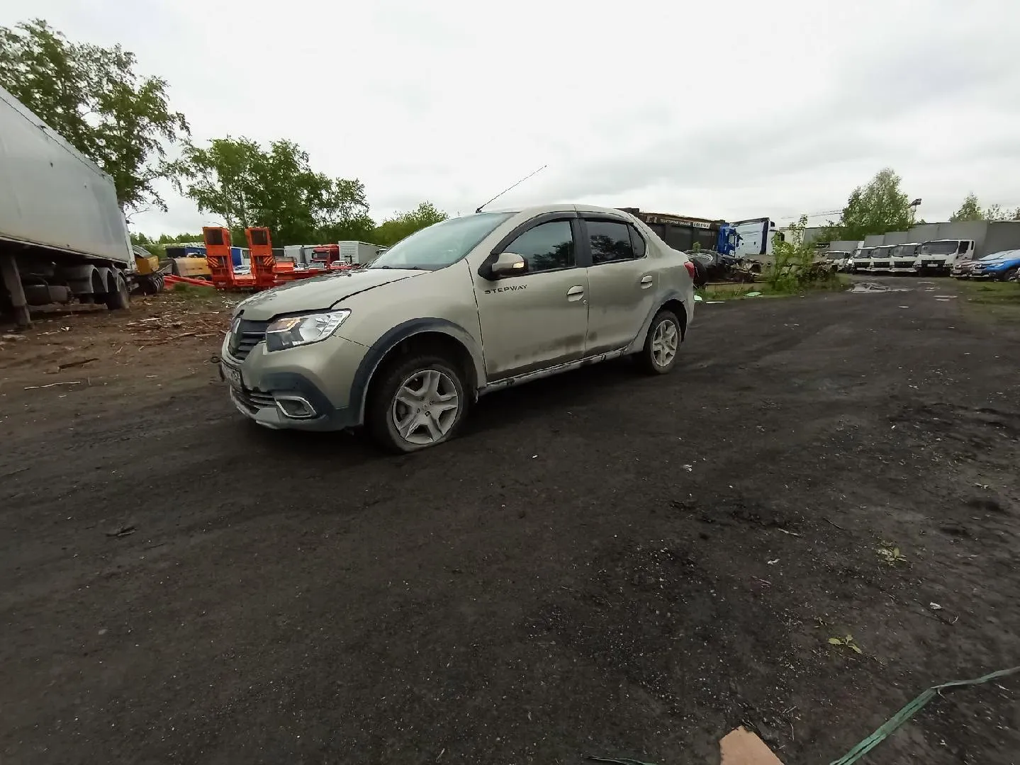 Renault Logan Stepway Лайф 1.6 113 л.с. Вариатор, фото 2