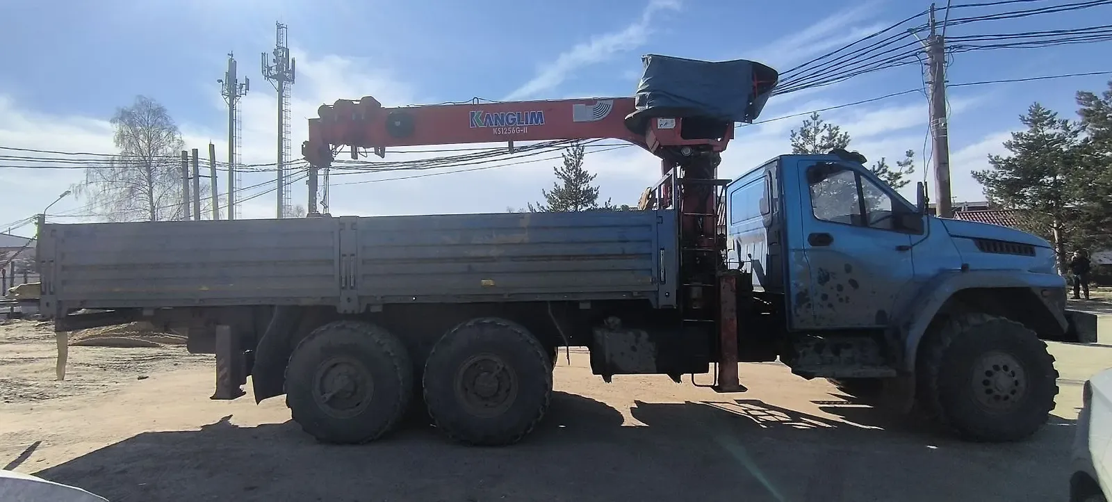 Ural NEXT 4320 6x6 Бортовой с КМУ, фото 4