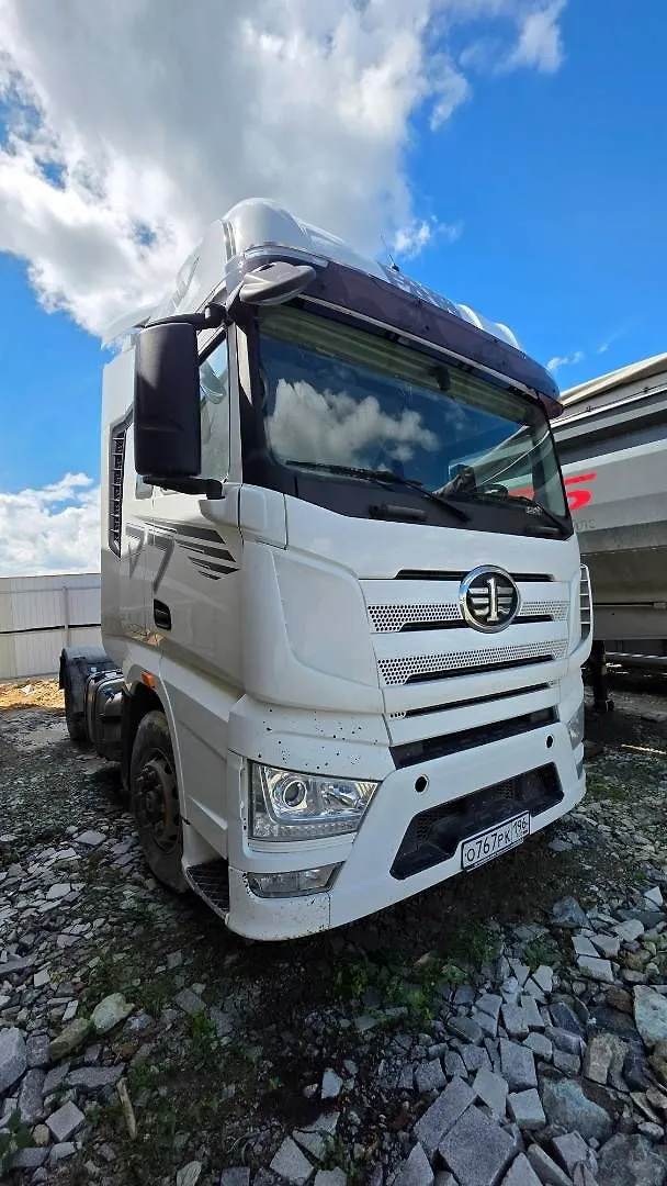 FAW J7 4x2 Седельный тягач, фото 3