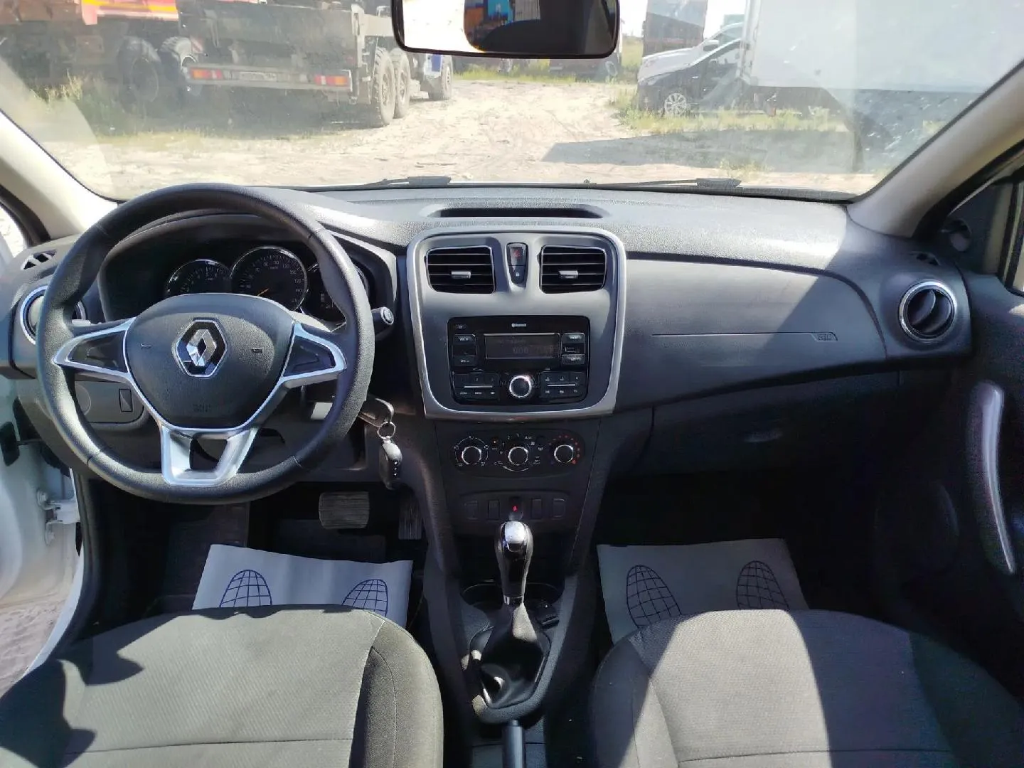 Renault Logan Лайф 1.6 102 л.с. АТ, фото 5