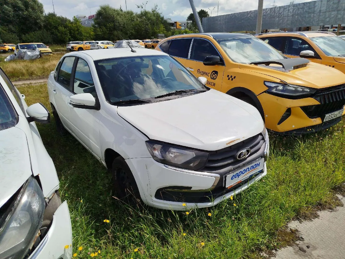 LADA Granta седан Классик 23 Кондиционер 1.6 90 л.с. МТ, фото 2