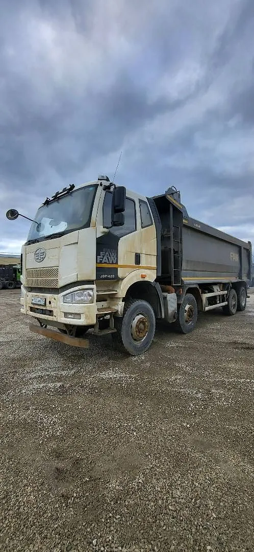 FAW CA 3310 8x4 Самосвал, фото 3