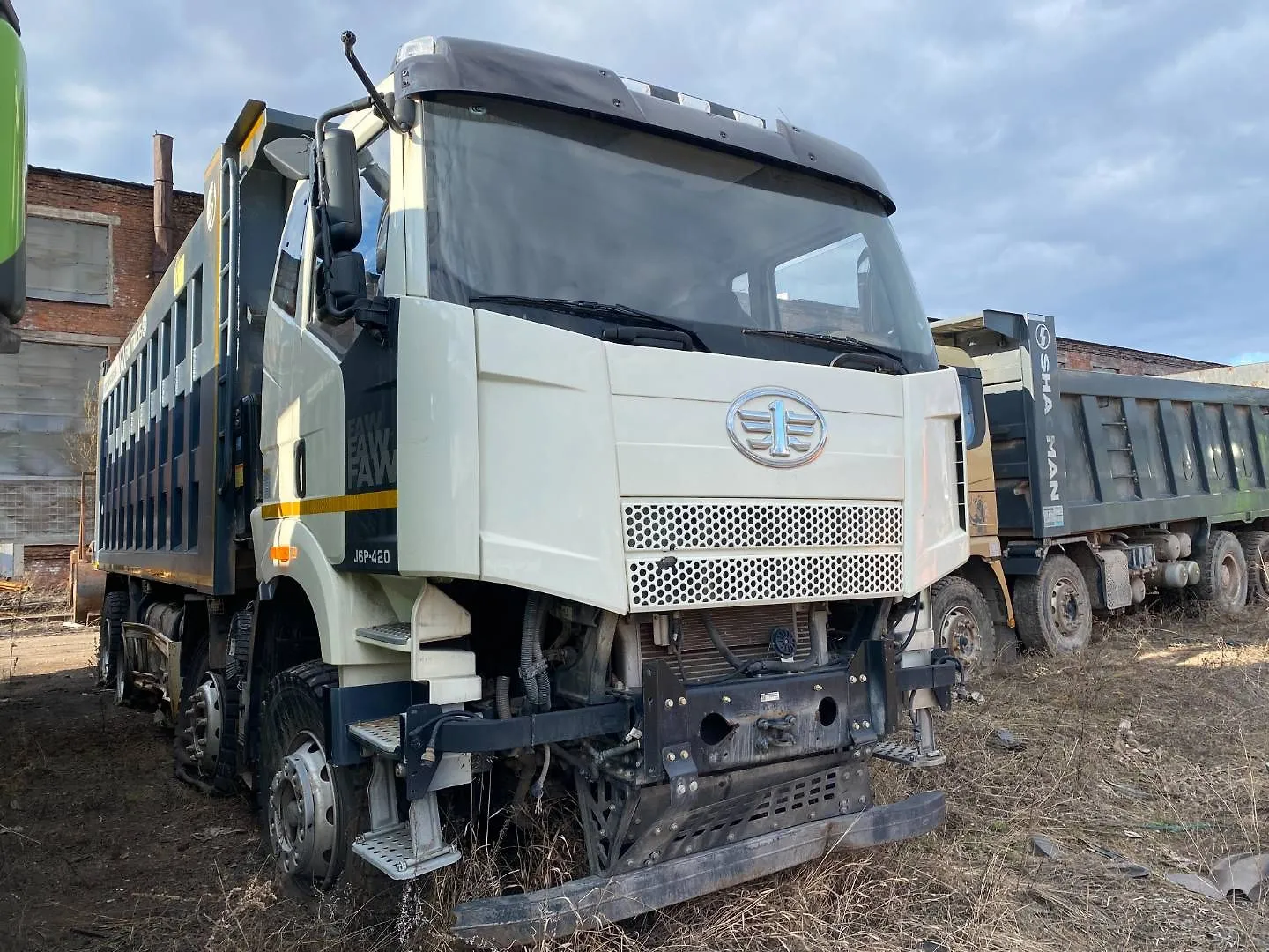 FAW CA 3310 8x4 Самосвал, фото 2