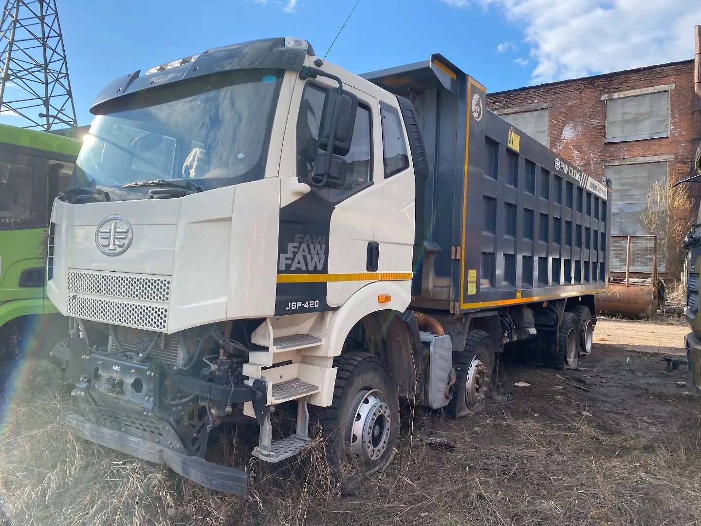 FAW CA 3310 8x4 Самосвал, фото 3