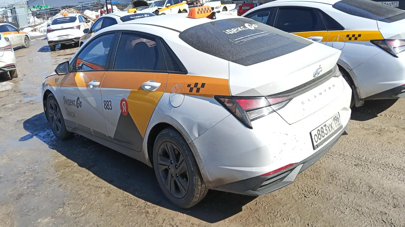 Hyundai Elantra Leading Edition, фото 3
