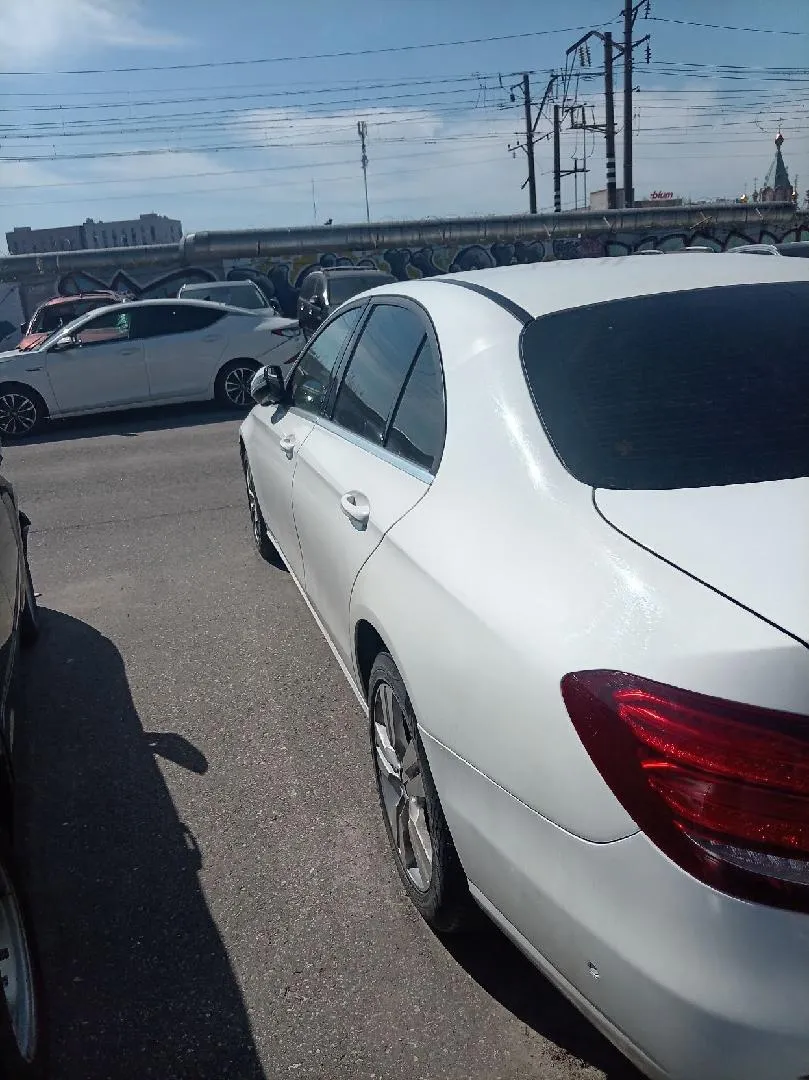 Mercedes-Benz E седан 200, фото 4