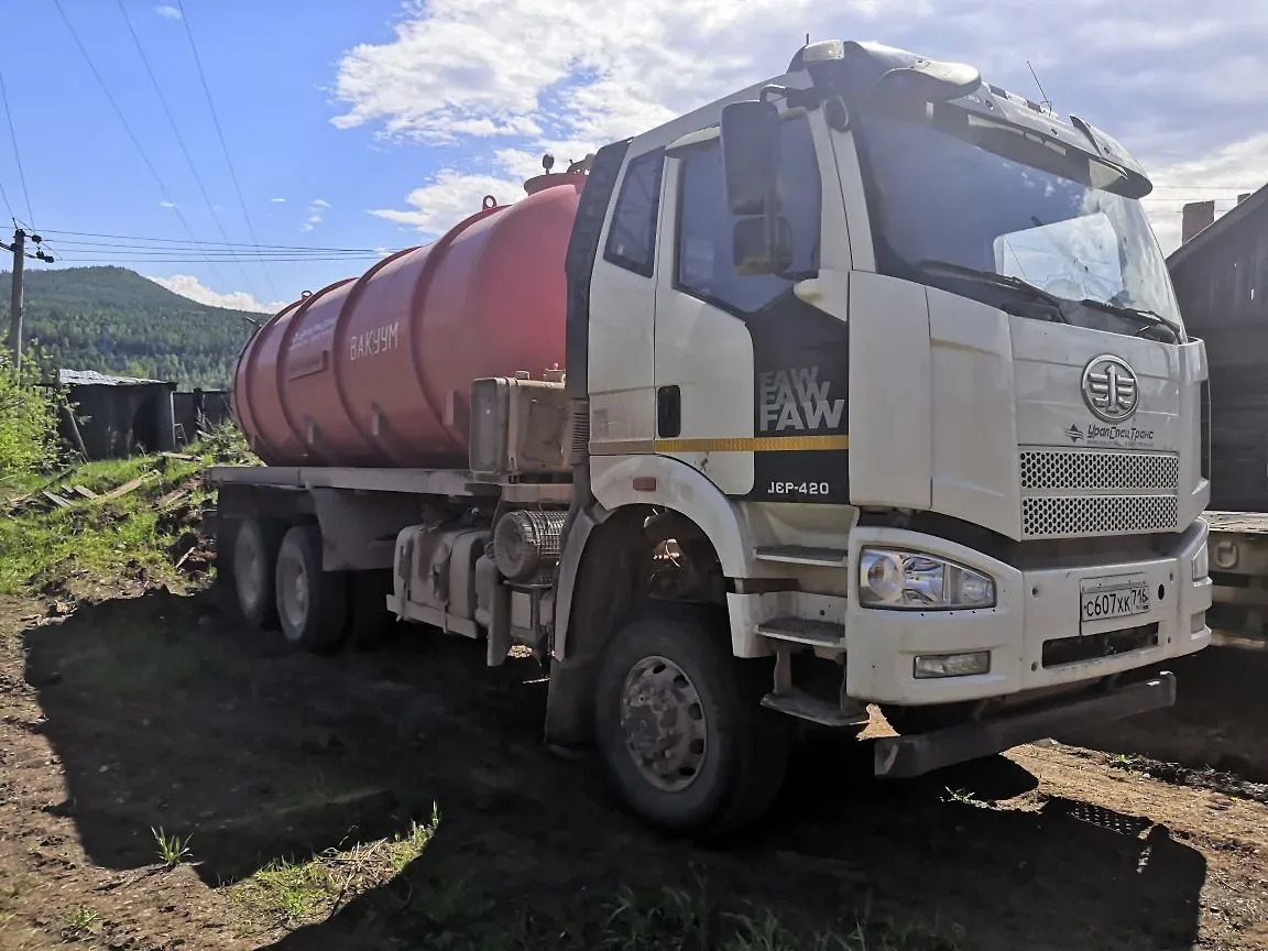 FAW J6 6x6 Цистерна коммунальная, фото 2