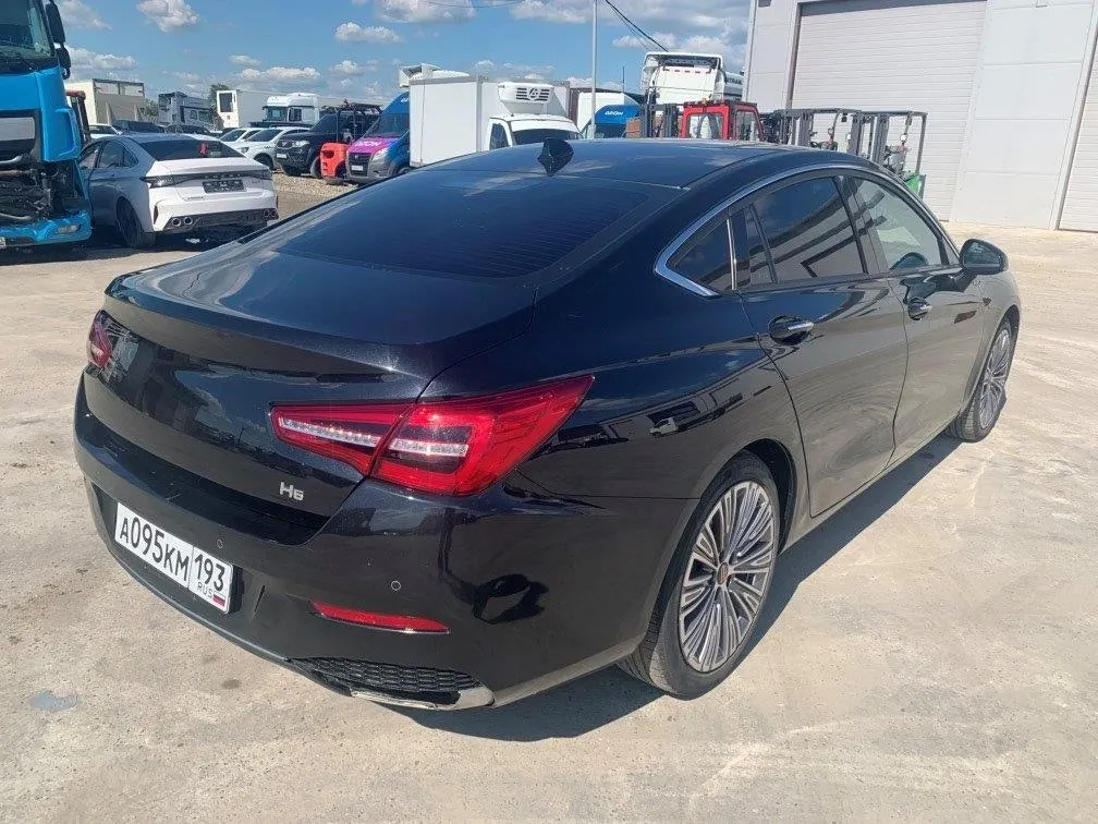 Hongqi H5, фото 5