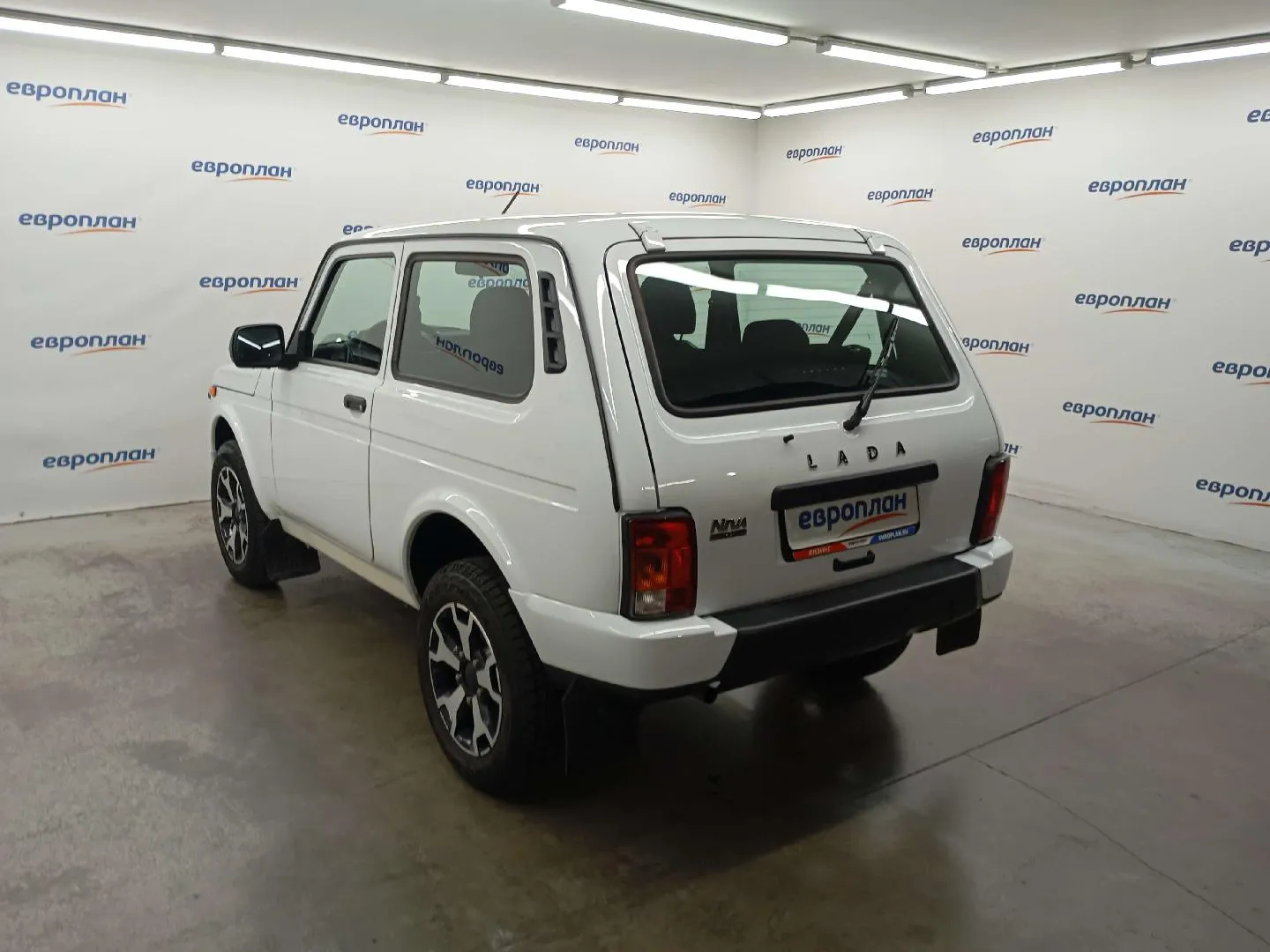 LADA Niva Legend 3 дв Урбан 24 1.7 МТ, фото 4