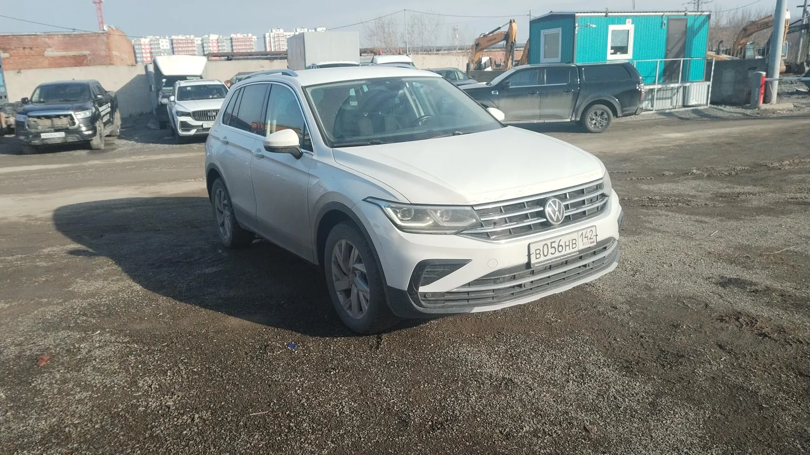 Volkswagen Tiguan Урбан Спорт 2.0Т 180 л.с. АТ полный привод, фото 2