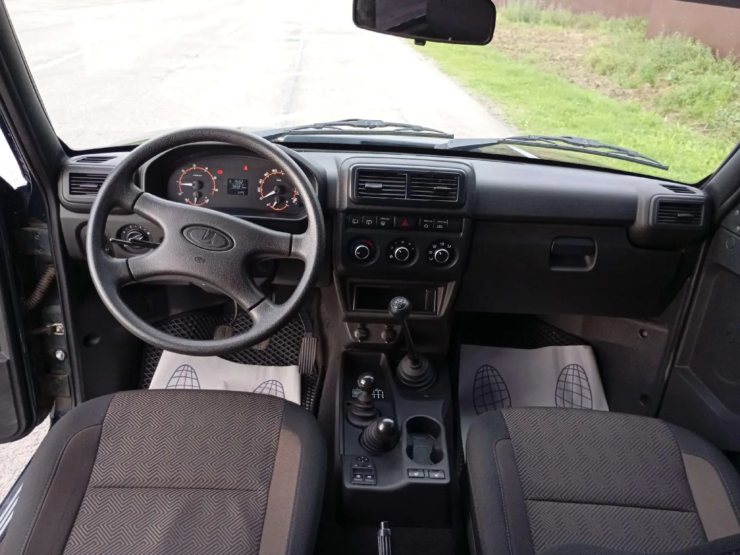 LADA Niva Legend 3 дв Урбан 24 1.7 МТ, фото 5