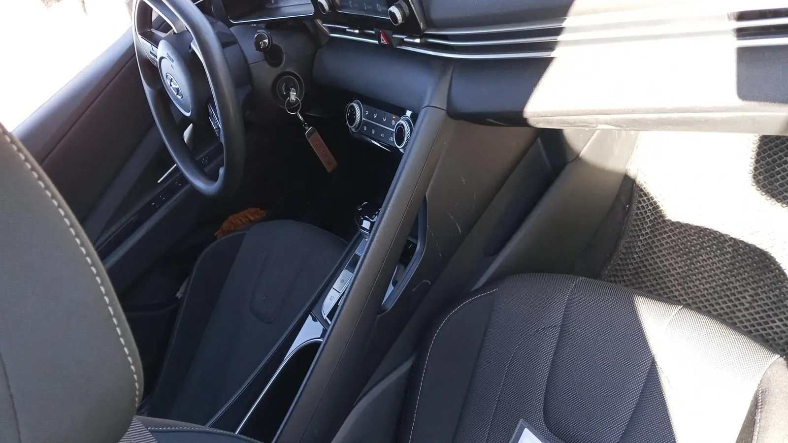 Hyundai Elantra Leading Edition, фото 5