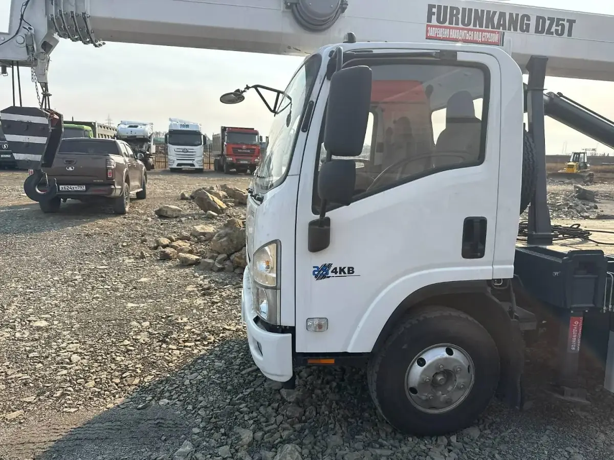 ISUZU ELF 8.3 4x2 Автокран, фото 4