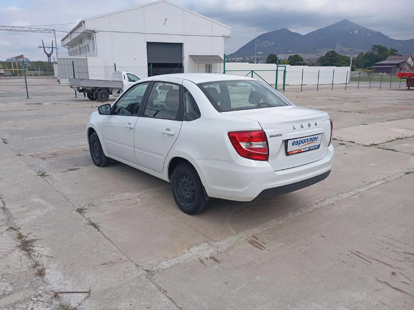 LADA Granta седан Классик 23 Кондиционер 1.6 90 л.с. МТ, фото 4