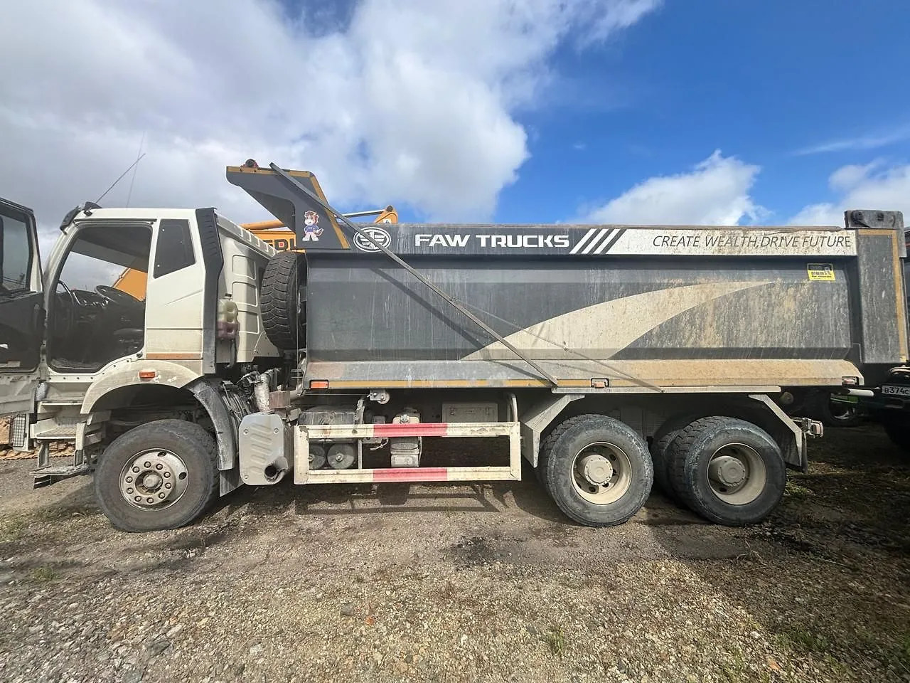 FAW J6 6x4 Самосвал, фото 5