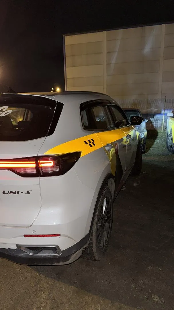 Changan Uni-S Комфорт 1.5Т АТ, фото 2