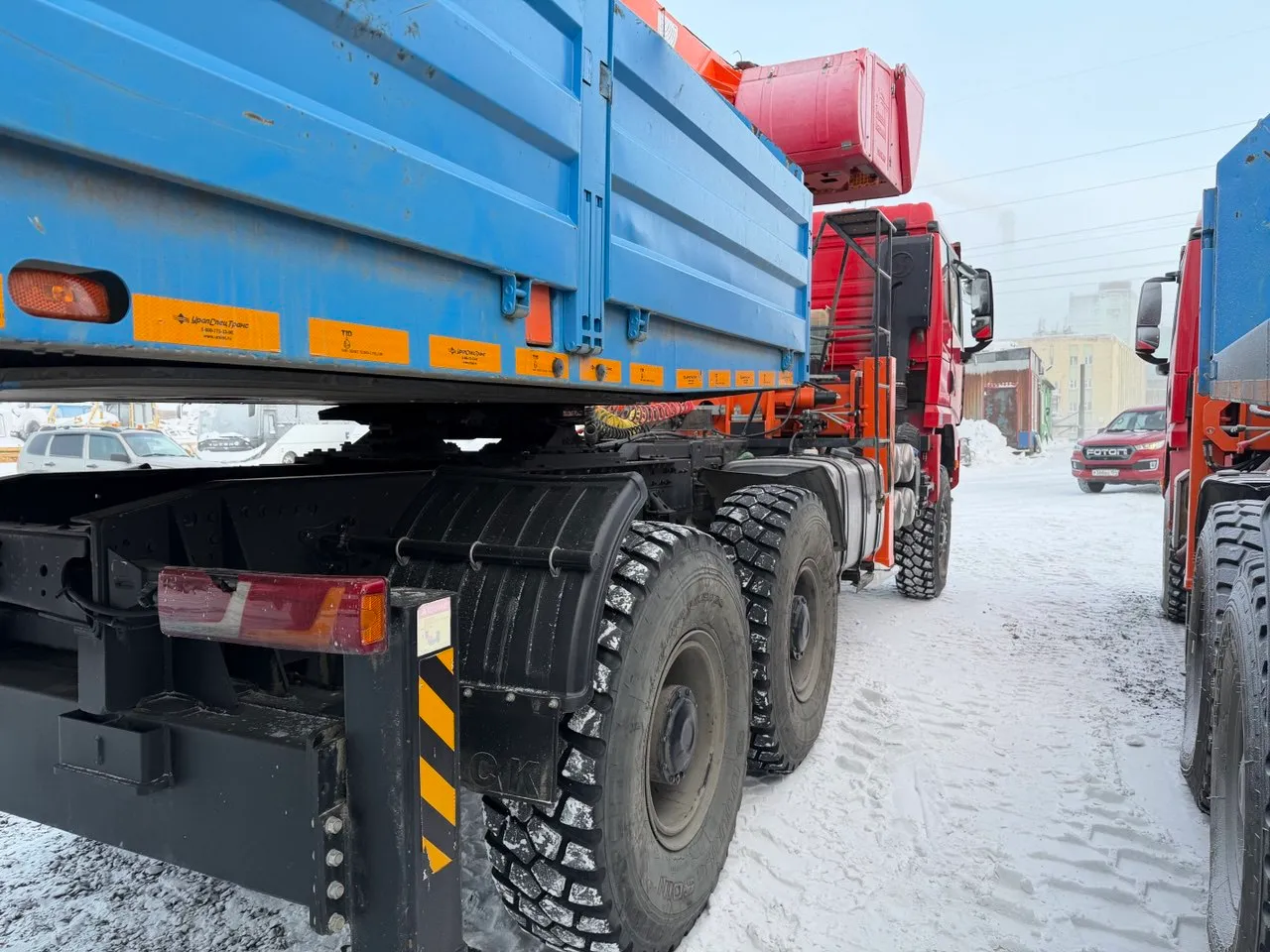 Тктд 5347* на шасси Shacman SX4258 6x6 Седельный тягач с КМУ, фото 3