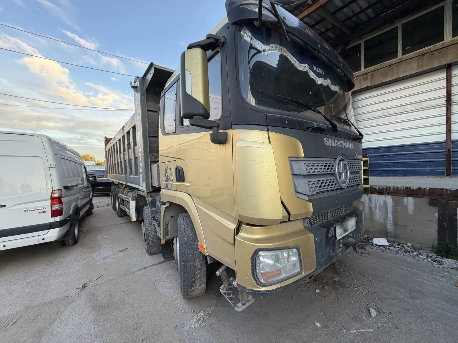 Shacman SX* 8x4 Самосвал, фото 2