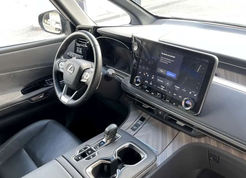 Lexus LM 350h, фото 5